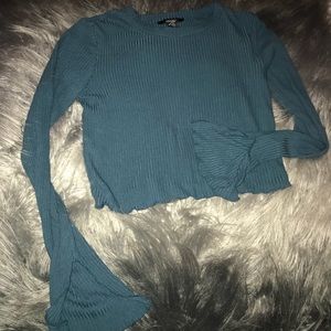 Crop top🚨🚨🚨🚨price drop alert 🚨